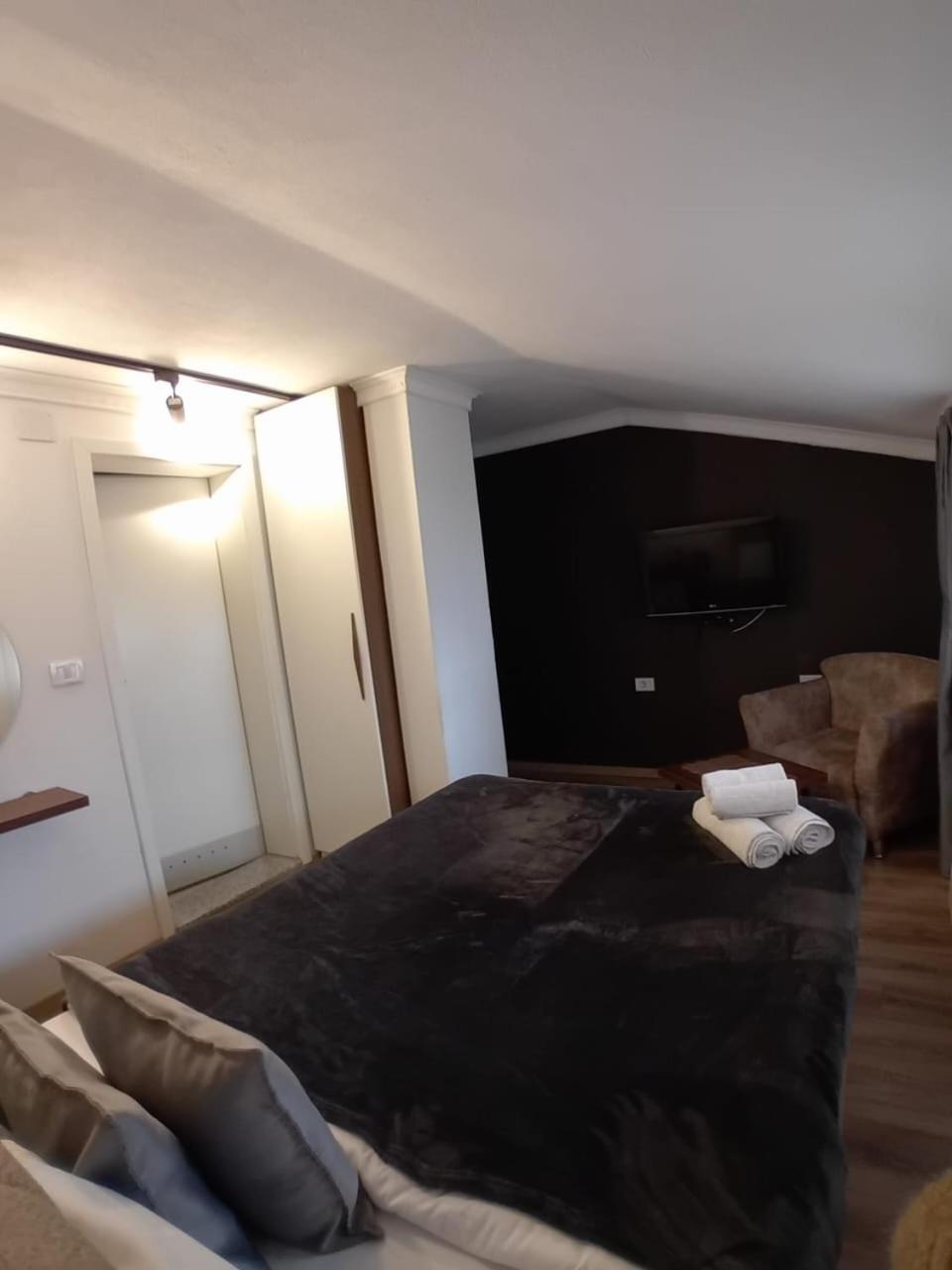 Hotel Driada Gjakova Eksteriør billede